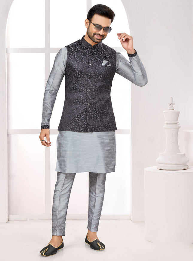 Grey Kurta Pyjama Set with Black Jacket